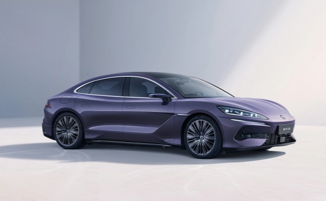 Denza 
   —Rehausser l'expérience électrique haut de gamme
   